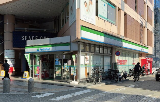 ファミリーマート 八王子パーク壱番街通り店